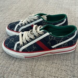 Youth Gucci sneaker